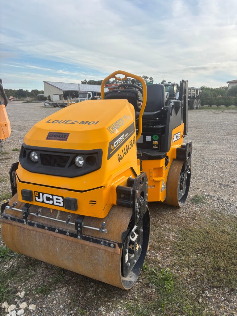 Rouleau compacteur JCB